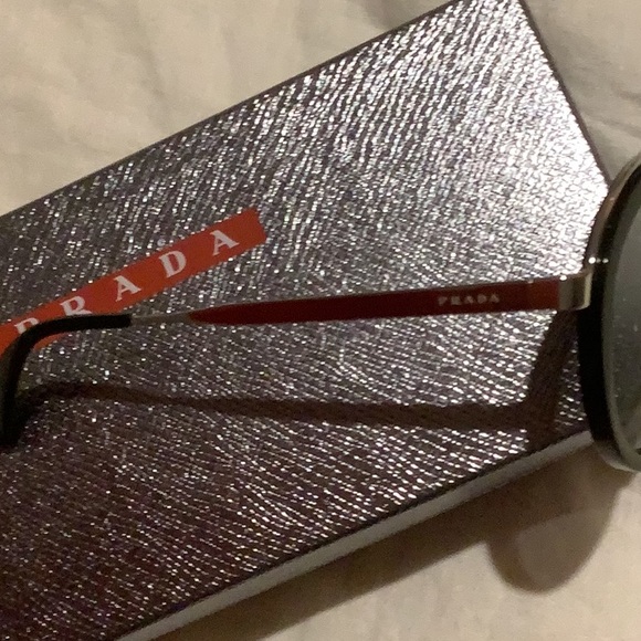 PRADA 50T Sunglass Made in Italy 1AB-6N2 54eye size - Picture 3 of 5